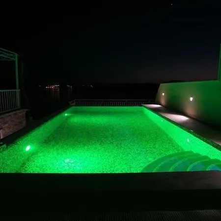 Franceska -two-bedroom With Terrace And Sea View