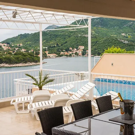 Franceska -two-bedroom With Terrace And Sea View *