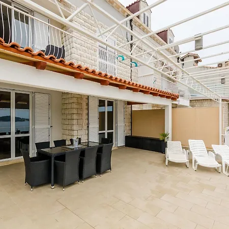 Franceska -two-bedroom With Terrace And Sea View Apartmán Štikovica