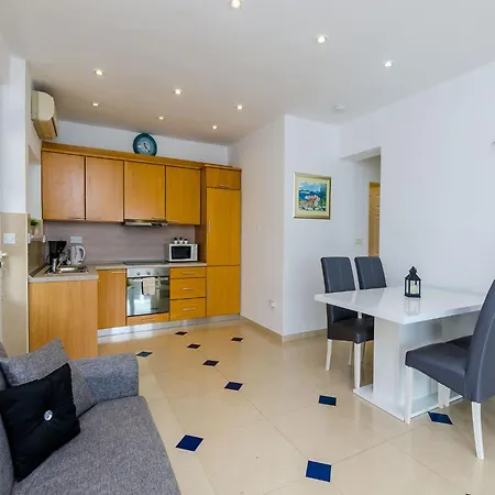 Franceska -two-bedroom With Terrace And Sea View