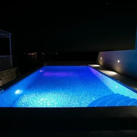 Franceska -two-bedroom With Terrace And Sea View Štikovica