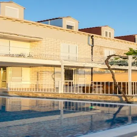 Franceska -two-bedroom With Terrace And Sea View Štikovica